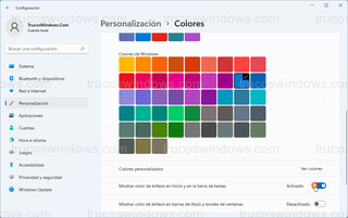 Personalización > Colores - Mostrar color de énfasis en Inicio y en la barra de tareas